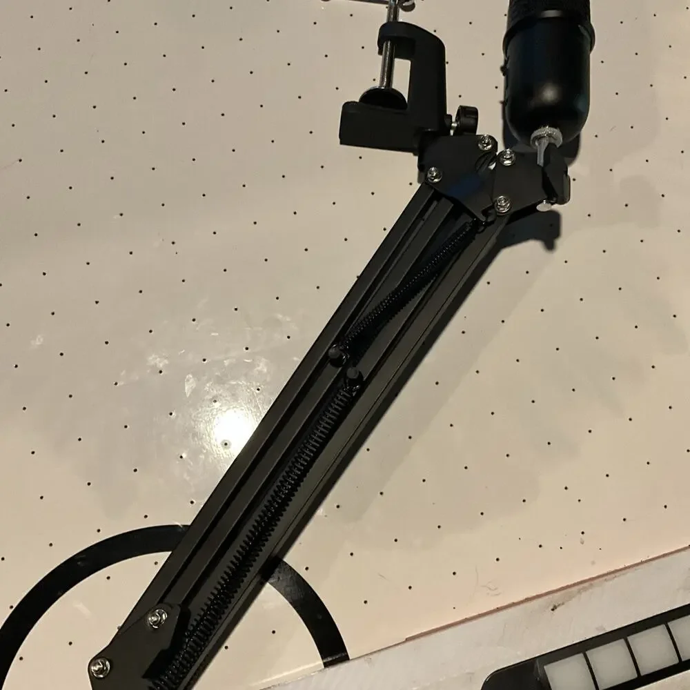 HyperX SoloCast USB Microphone Black, Mute Button, Adjustable Stand/Mount
